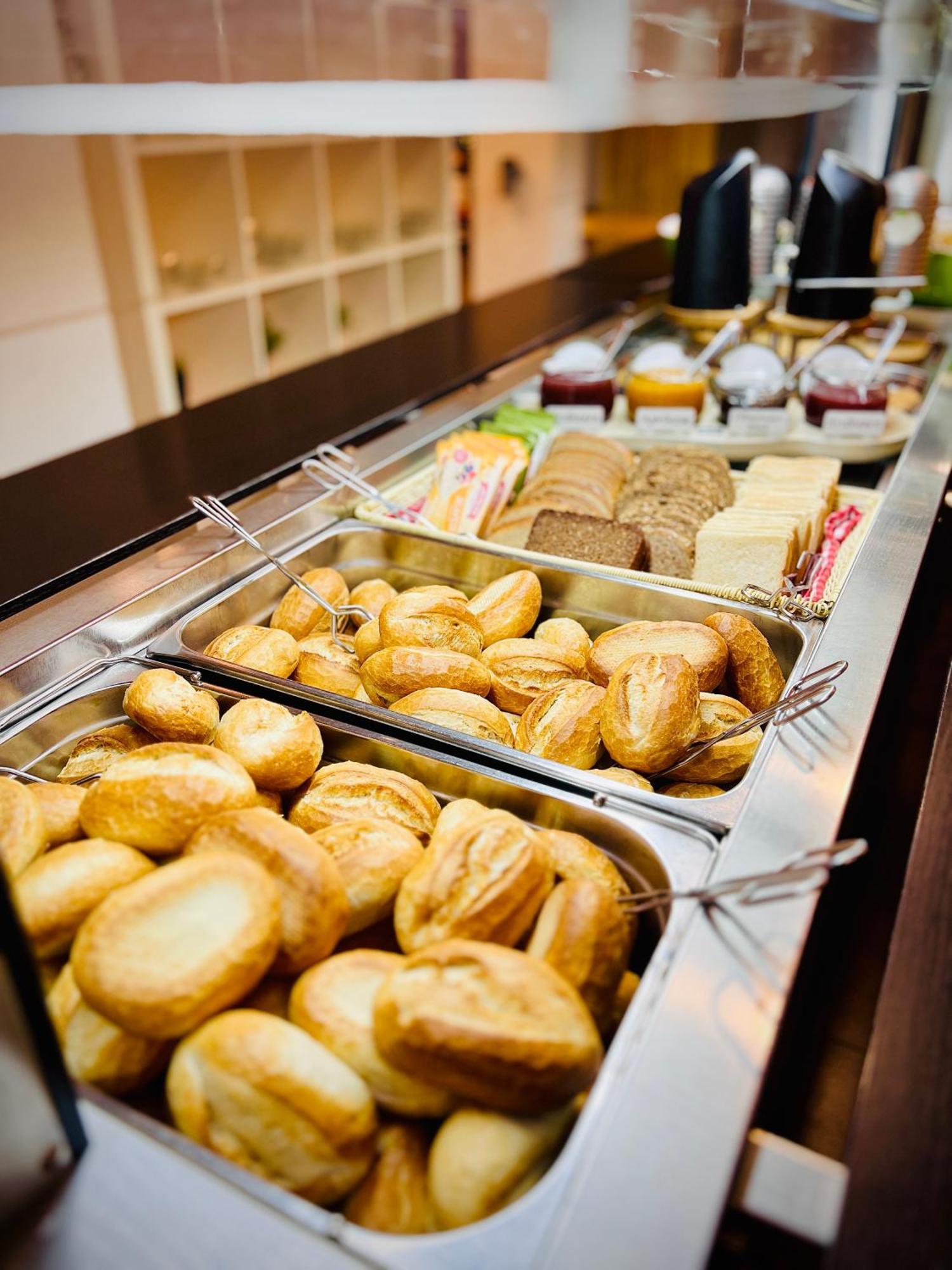 Jugendherberge City-Hostel Koeln-Riehl Εξωτερικό φωτογραφία