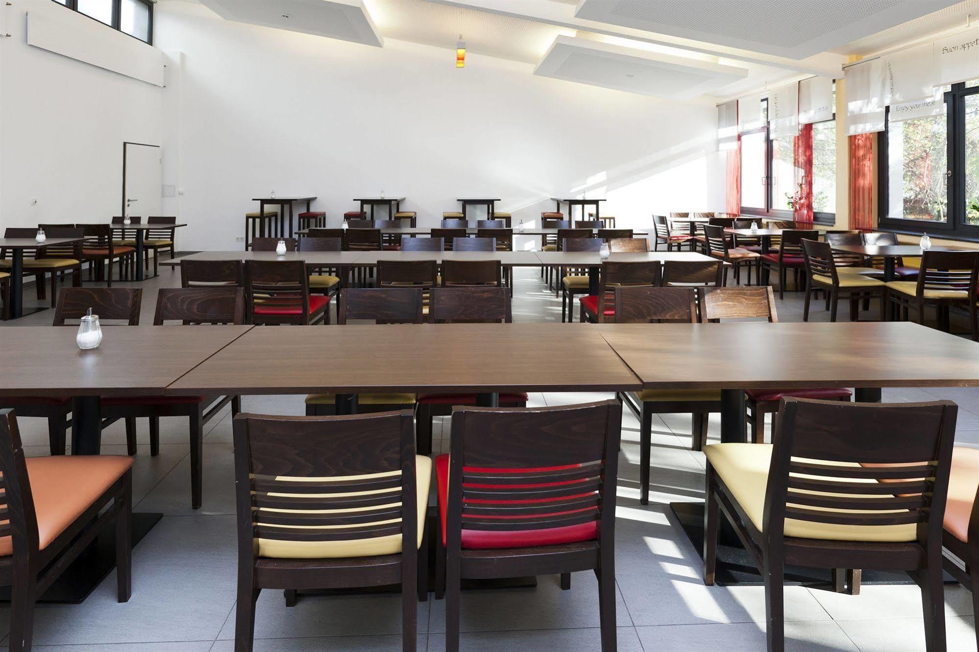 Jugendherberge City-Hostel Koeln-Riehl Εξωτερικό φωτογραφία