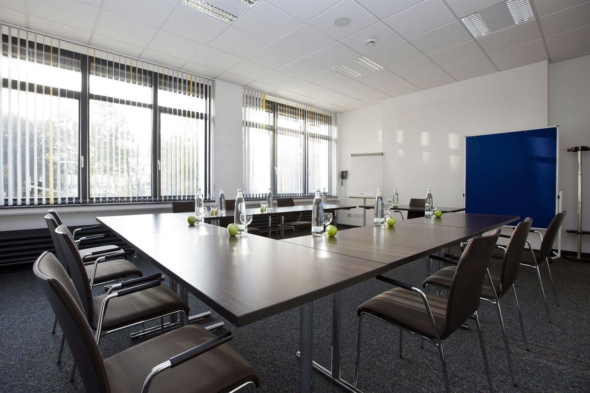 Jugendherberge City-Hostel Koeln-Riehl Εξωτερικό φωτογραφία